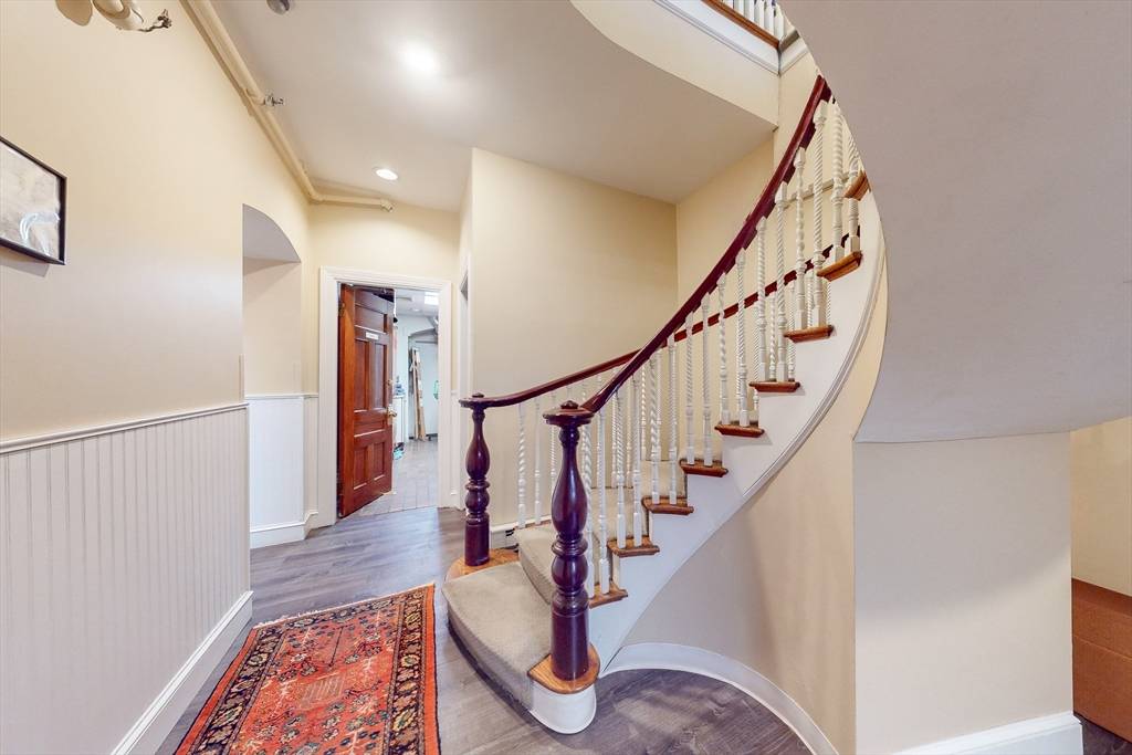 160 Commonwealth #U & L Boston, MA 02116
