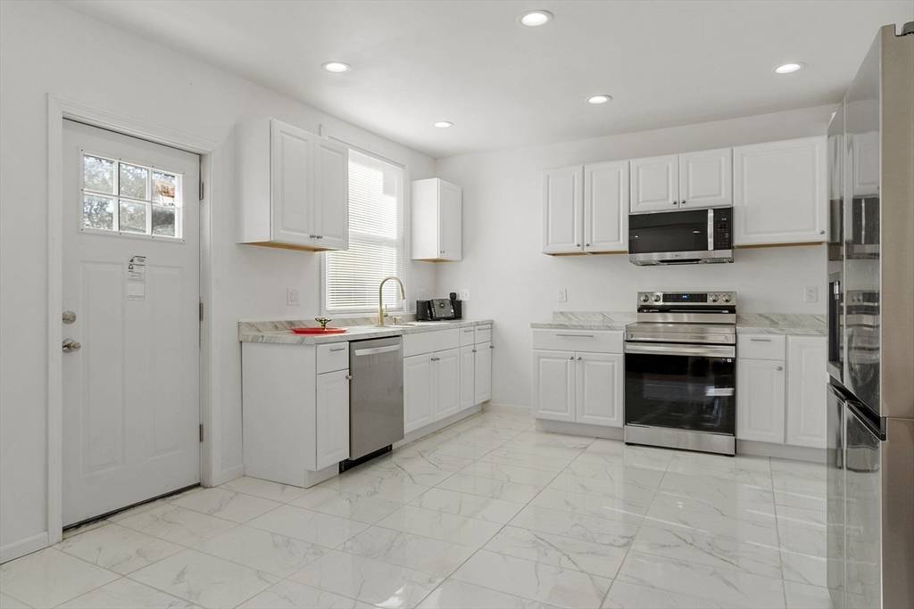 Orange, MA 01364,552-554 East Main St