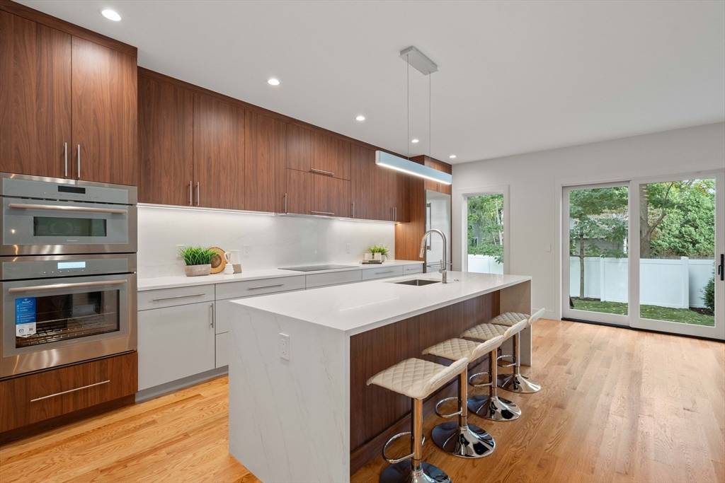 Newton, MA 02460,110 Harvard St #110