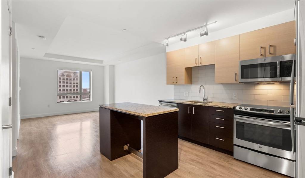 Boston, MA 02111,99 Kneeland St #1605