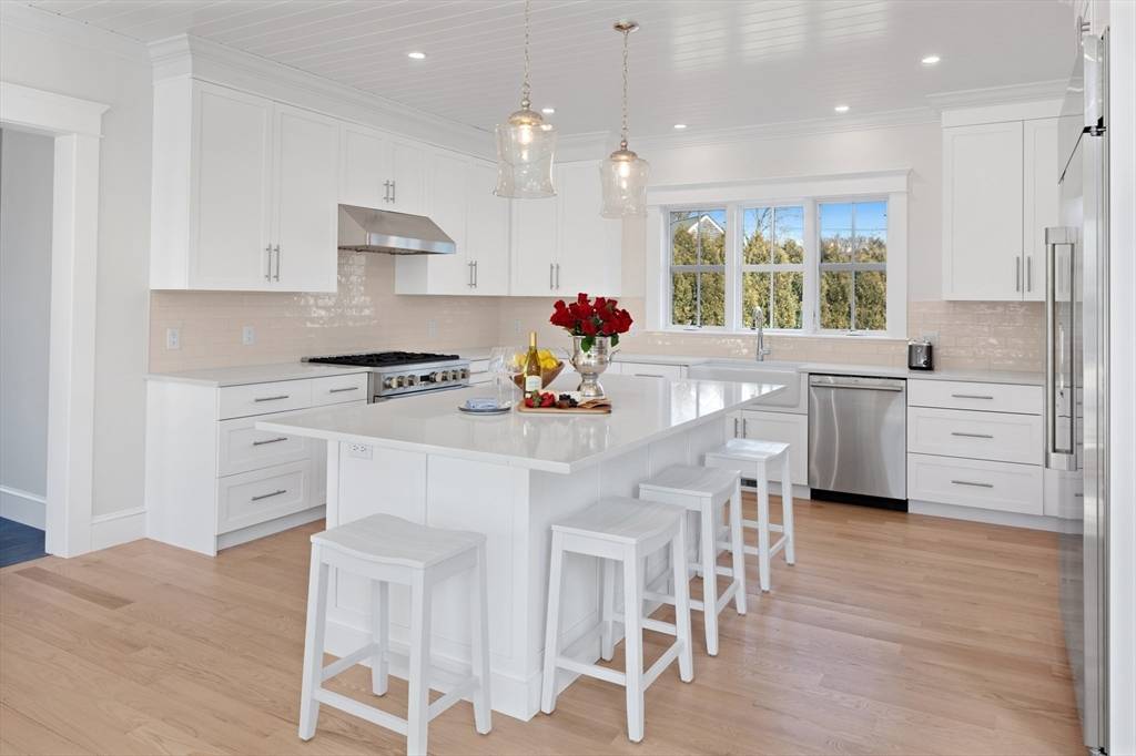 56 Robinson Road Edgartown, MA 02539