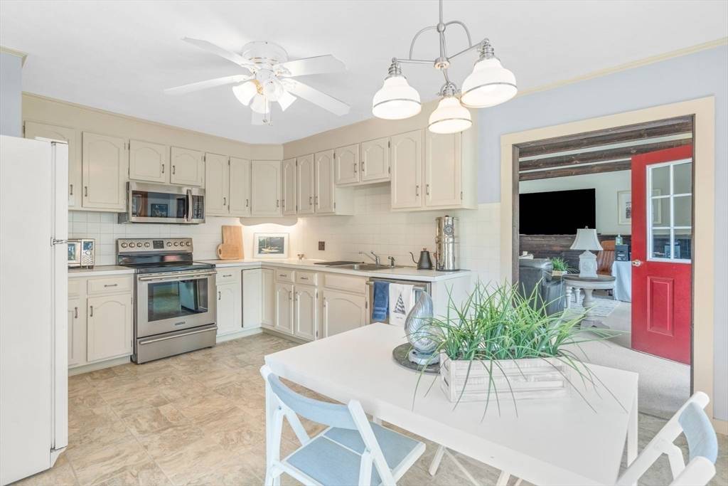 11 Joe Lincoln Rd Harwich, MA 02671