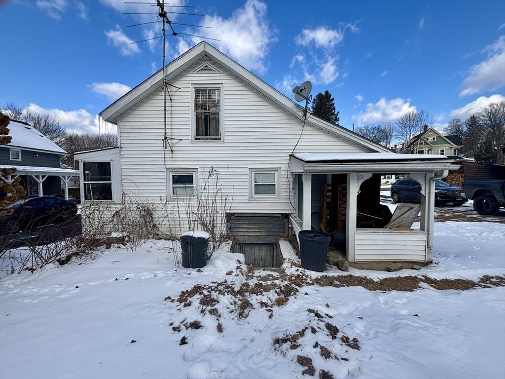 Greenfield, MA 01301,44 Russell St