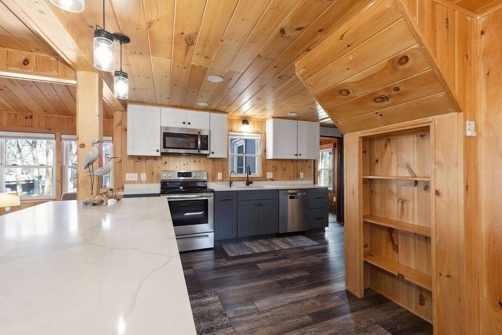 36 Huron Ave Freetown, MA 02717