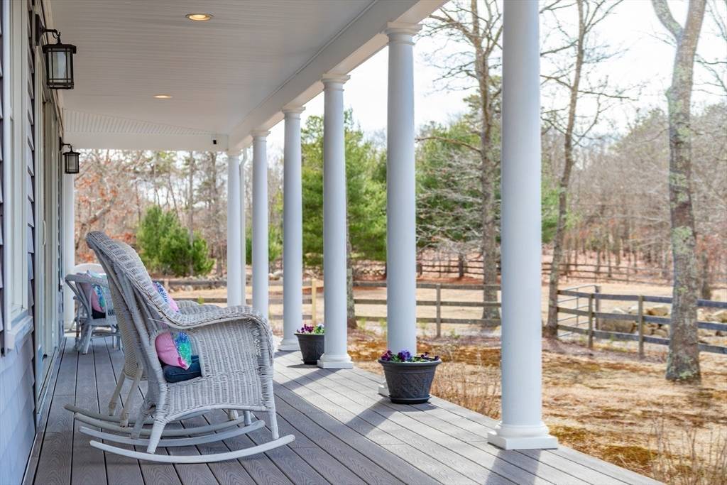 Falmouth, MA 02536,21 Cloverfield Way