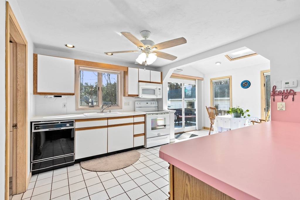 Middleboro, MA 02346,316 Old Center St