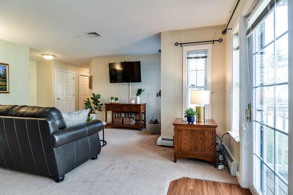 Stow, MA 01775,34 Meeting House Lane #208