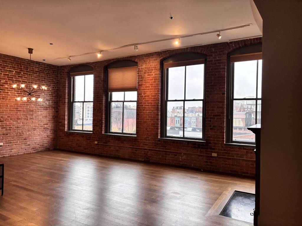Boston, MA 02116,6 Edgerly Place #405