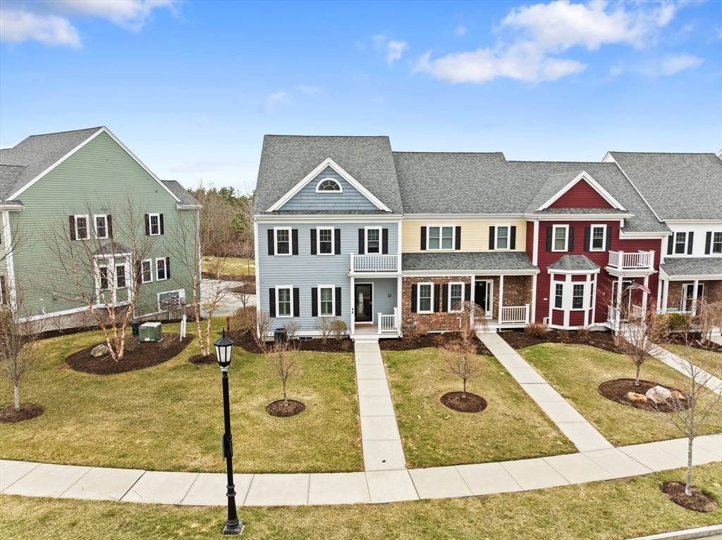 Norfolk, MA 02056,48 Meetinghouse Rd #48