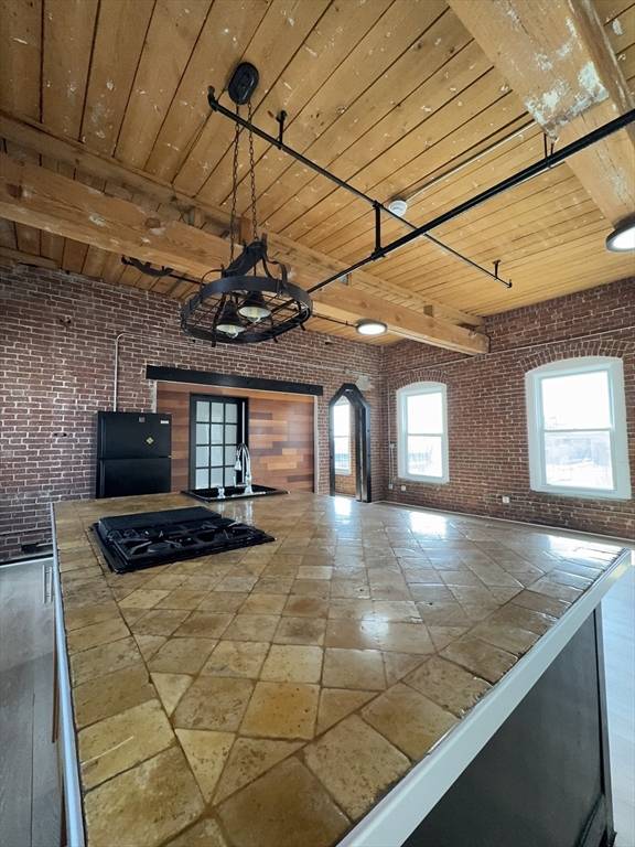 Worcester, MA 01604,85 Harding St #4A