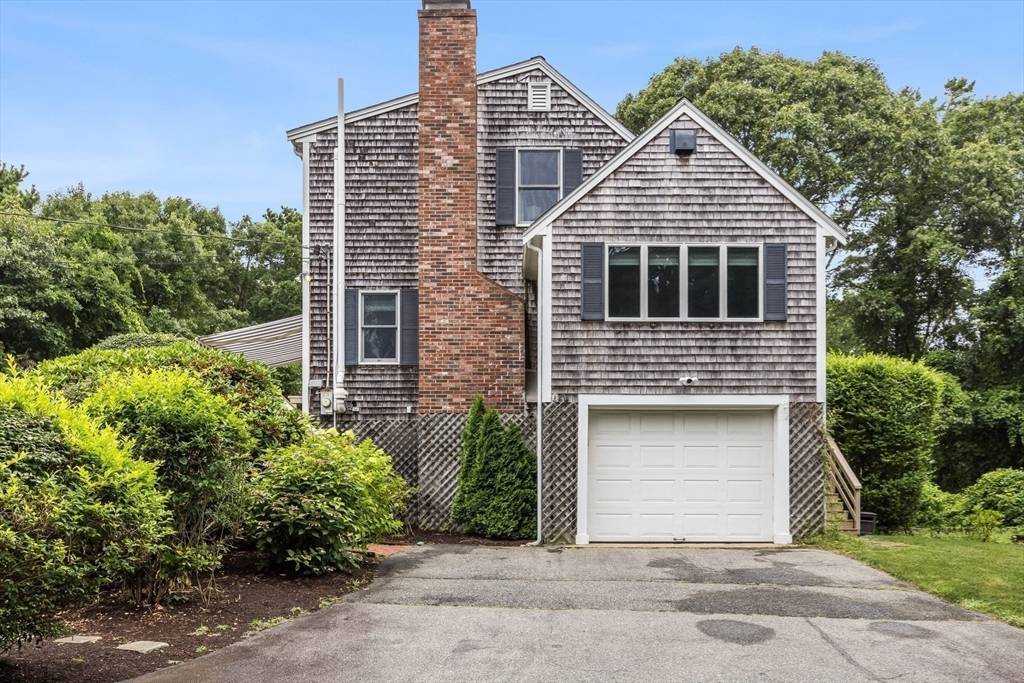 Falmouth, MA 02540,64 Grouse St