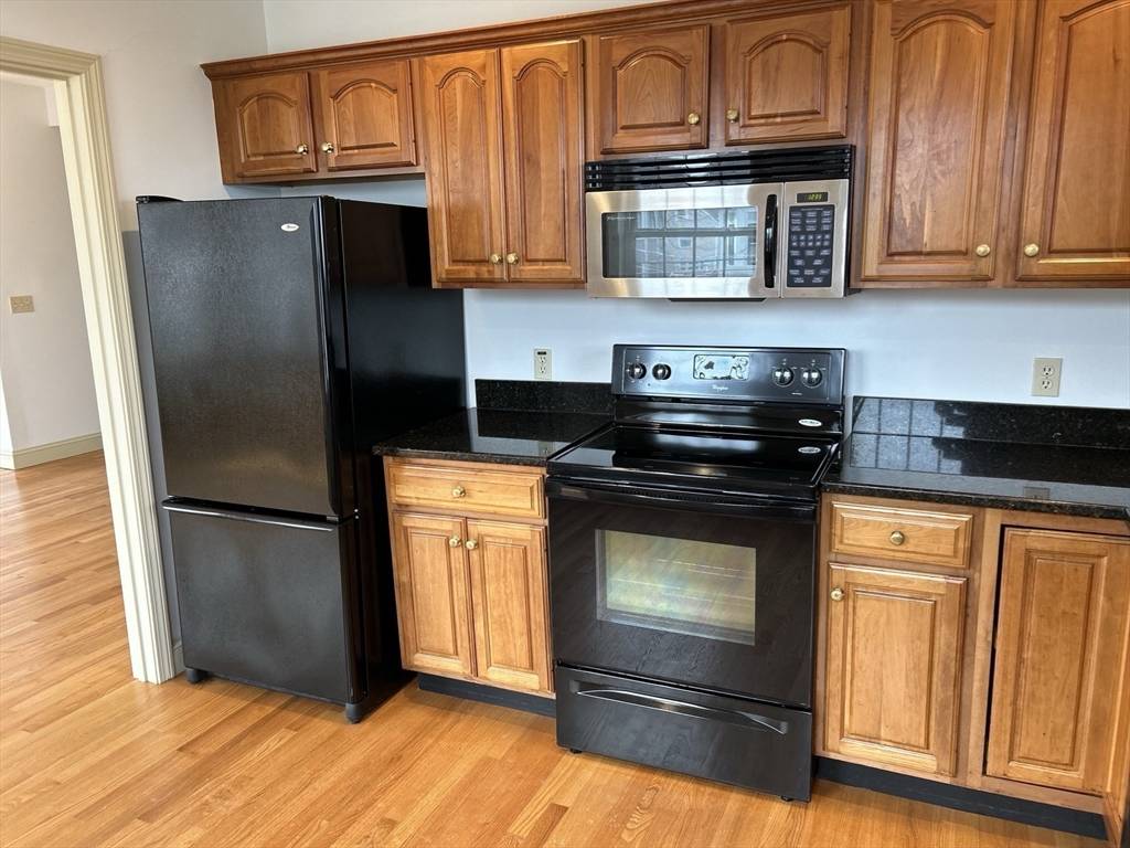 Newburyport, MA 01950,102 State Street #C