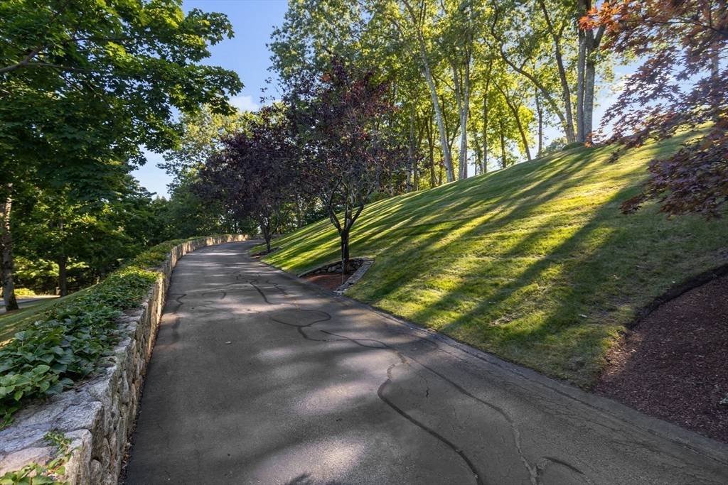 Hingham, MA 02043,11 Fulling Mill Ln