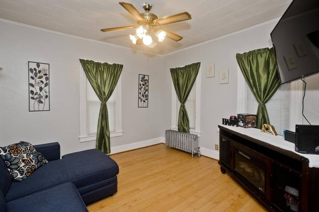Springfield, MA 01104,37 Phoenix St