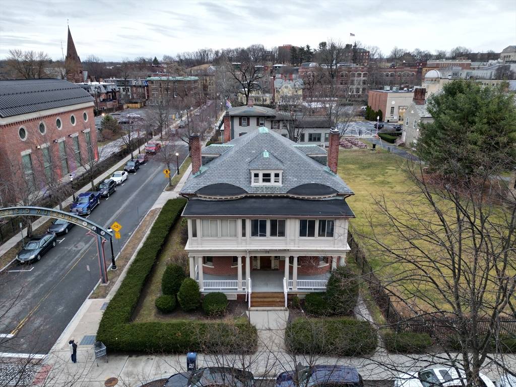 Springfield, MA 01103,73 Chestnut St #12