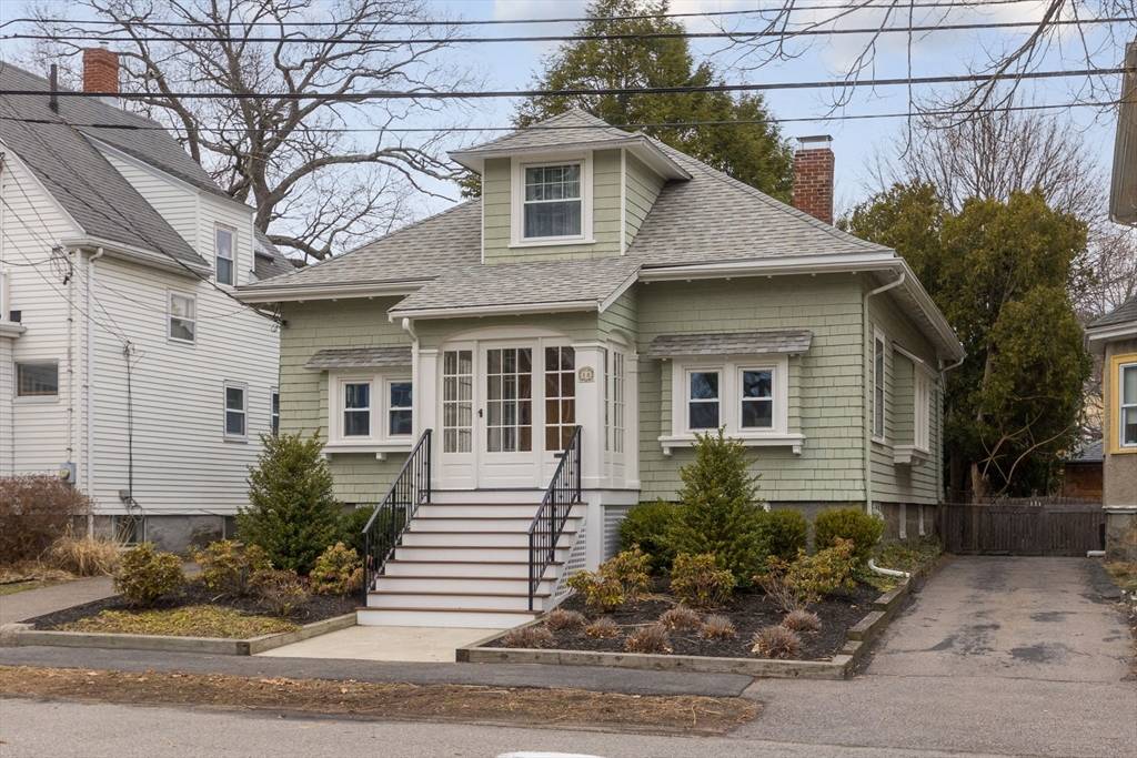 Milton, MA 02186,18 Dyer Ave