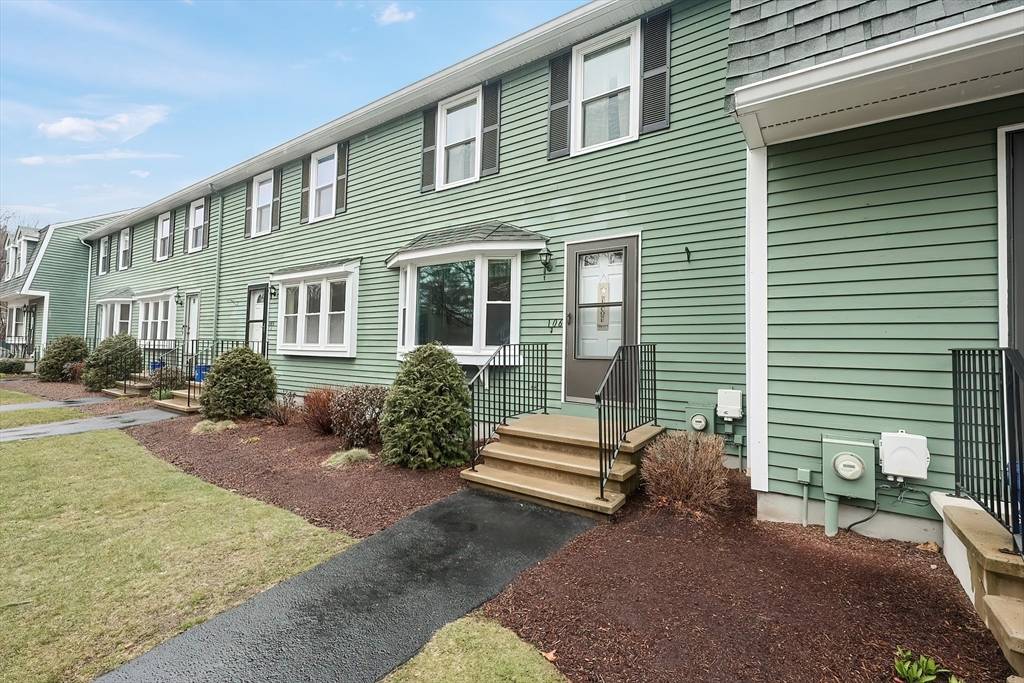 Bellingham, MA 02019,106 Twin Brook Ln #106