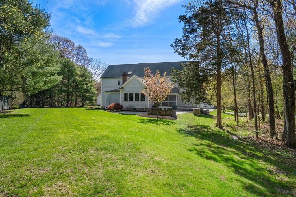 Medfield, MA 02052,12 Donnelly Drive