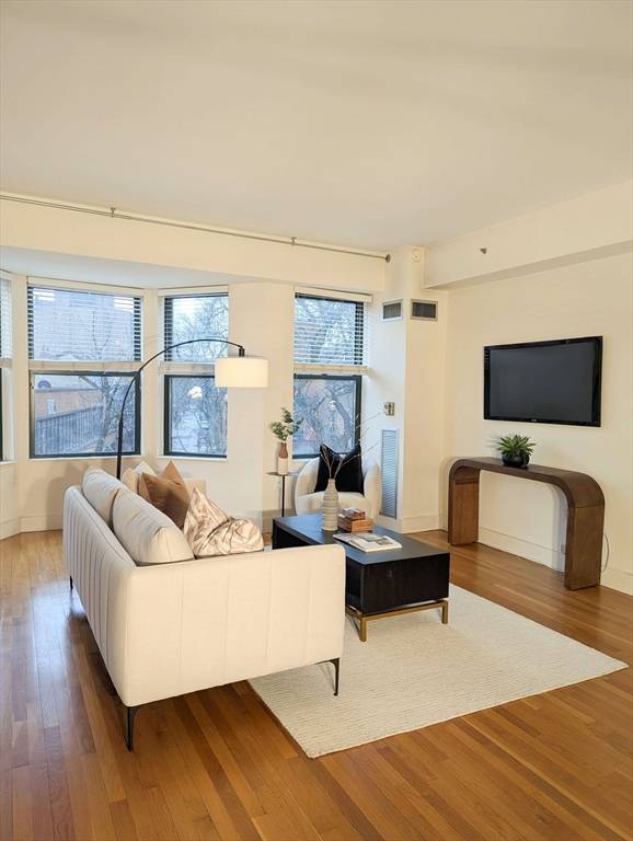 Boston, MA 02116,90 Broadway #3D