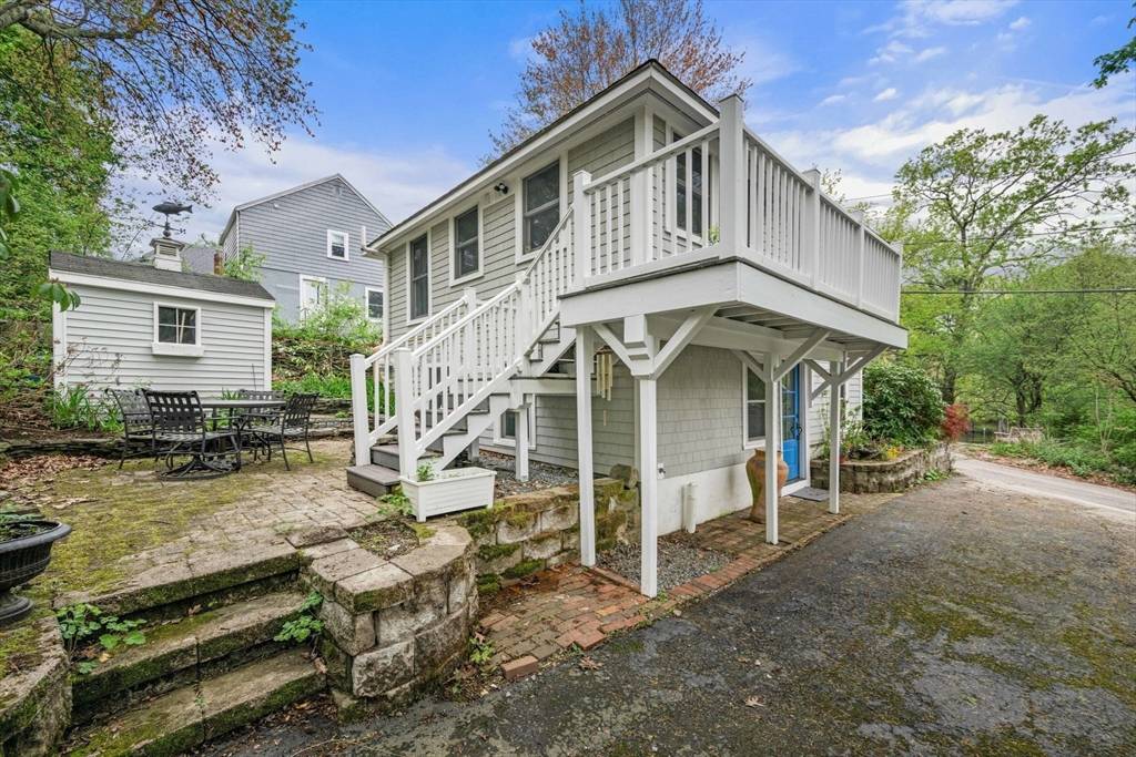 Wellesley, MA 02482,12 Stonecleve Rd