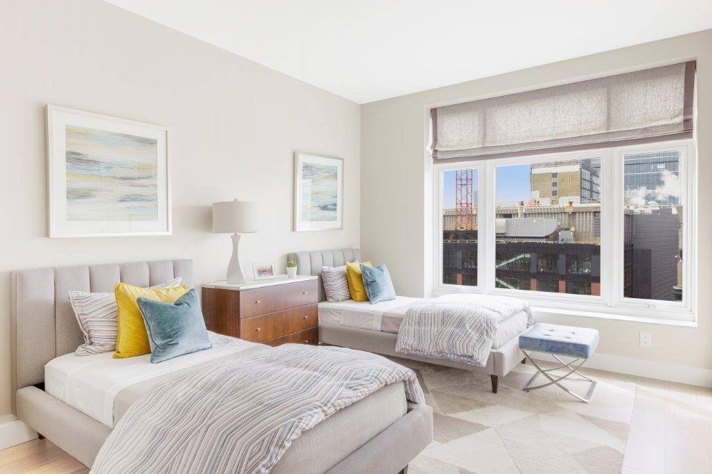 Boston, MA 02114,100 Lovejoy Wharf #5D