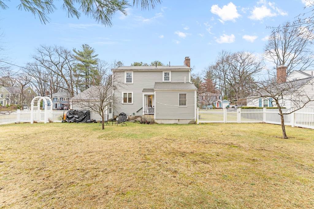 Needham, MA 02492,22 Lewis St