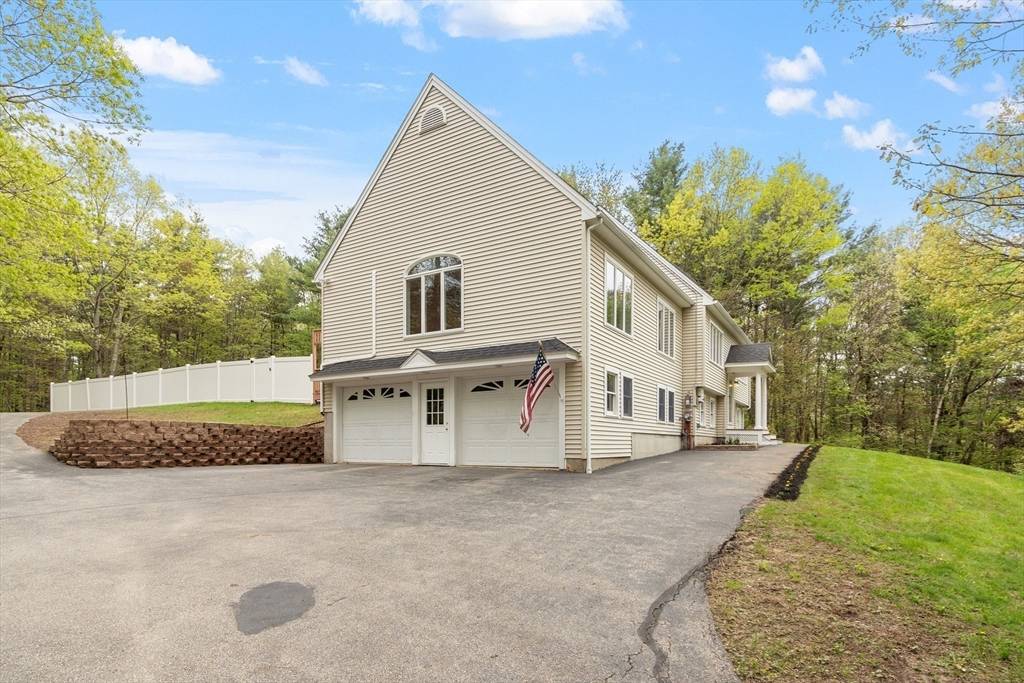 Salem, NH 03079,27 Norwood Rd