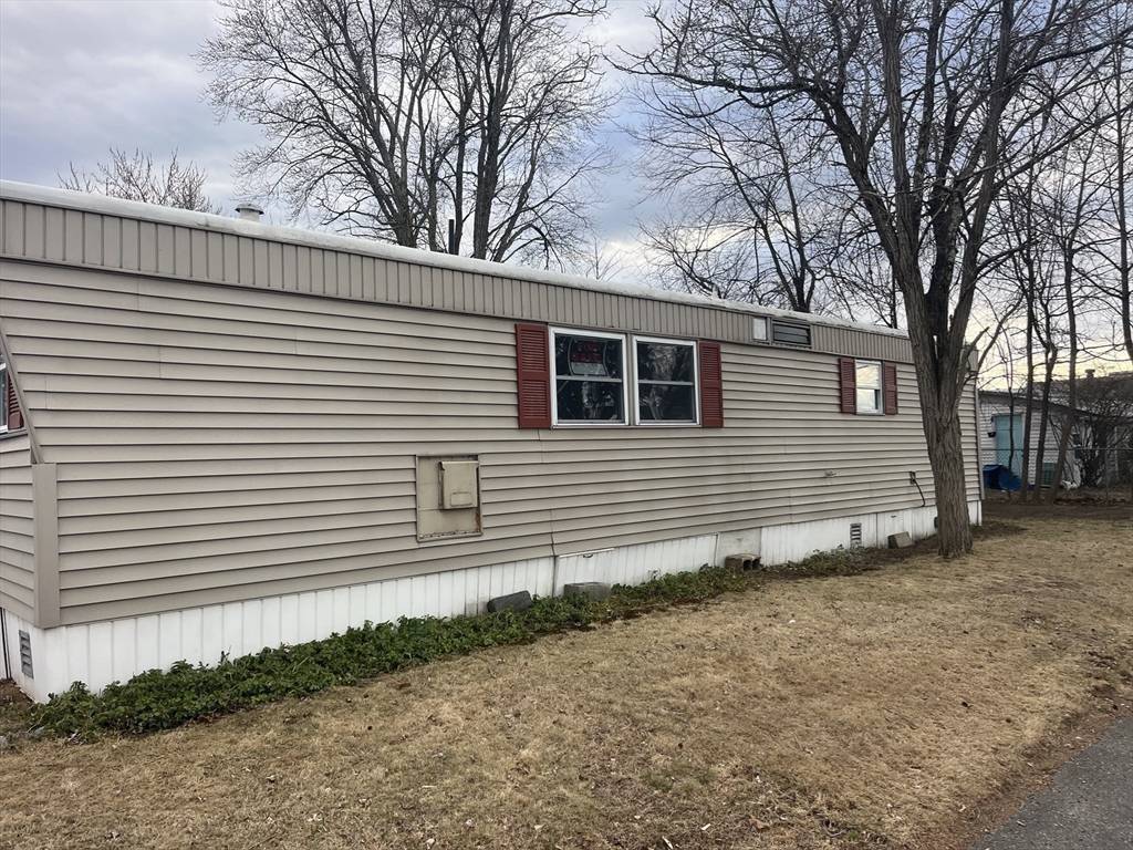 32 Better Way Springfield, MA 01119