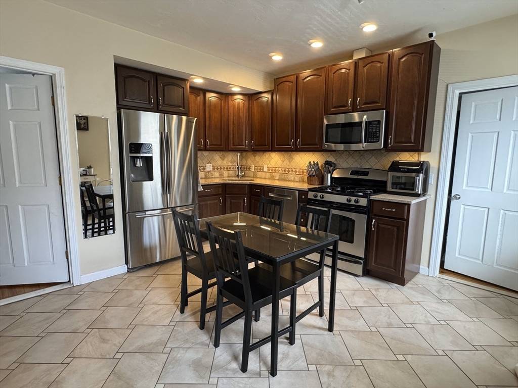 Swampscott, MA 01907,49 Paradise Road #1