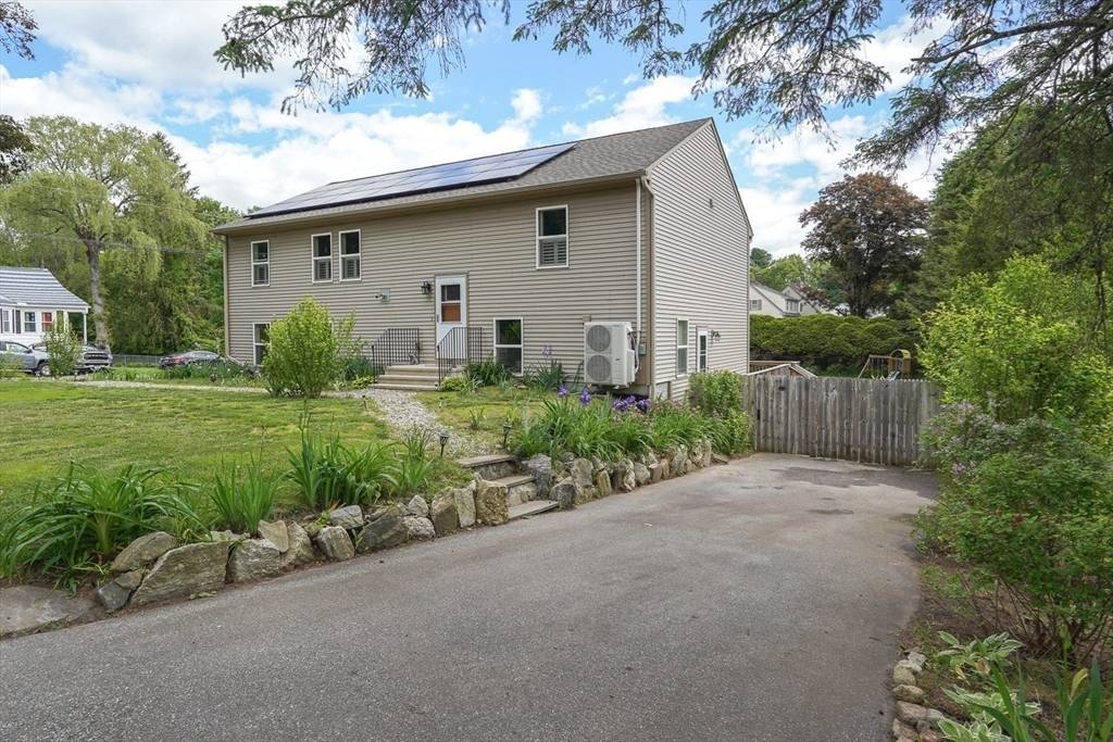 Putnam, CT 06260,283 Woodstock Ave.
