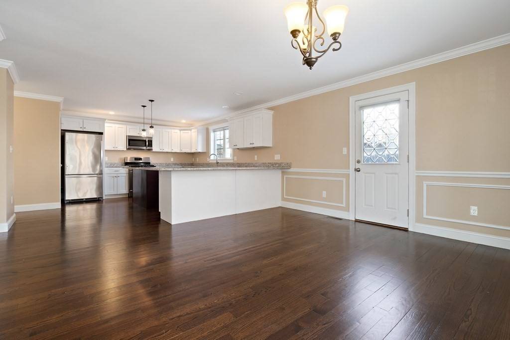 Wakefield, MA 01880,27 Pearl Street #2