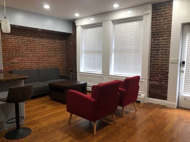 Boston, MA 02116,169 Beacon St #B4