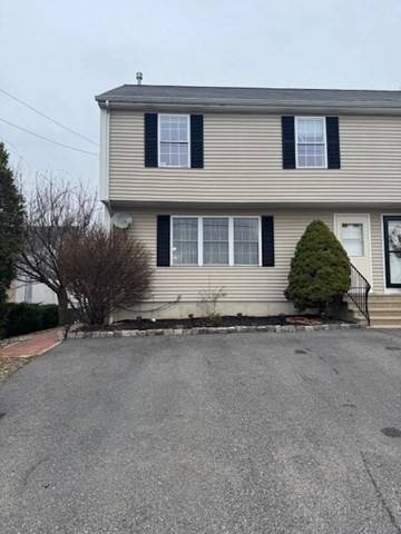 Milford, MA 01757,4 Middleton St #4