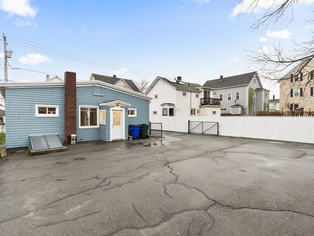 Fall River, MA 02724,218 Hamlet St