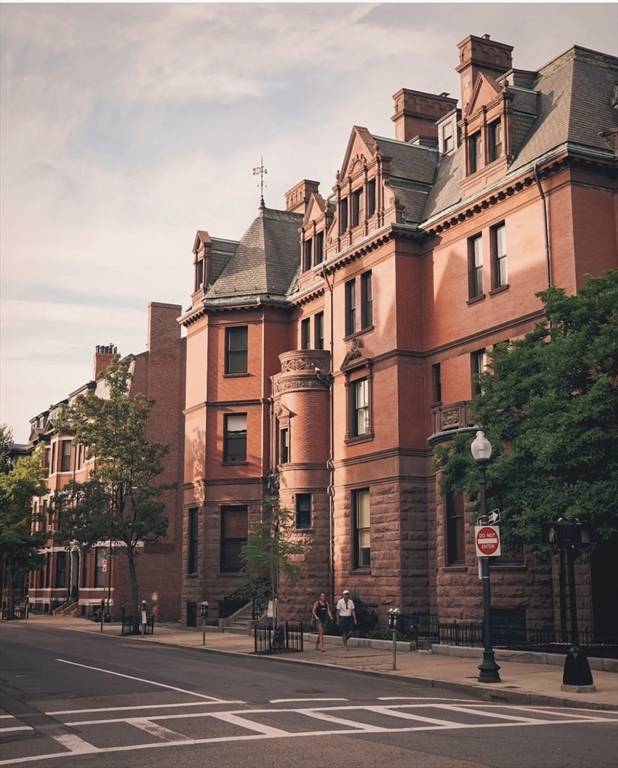 Boston, MA 02116,17 Gloucester St #7