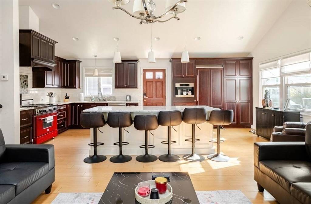 Revere, MA 02151,115 Lynnway