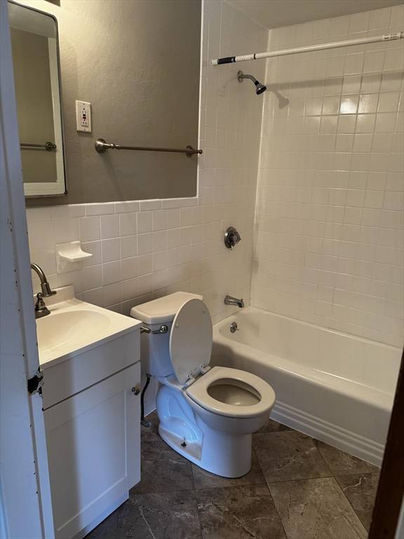 Chelmsford, MA 01824,30 Worthen #B3