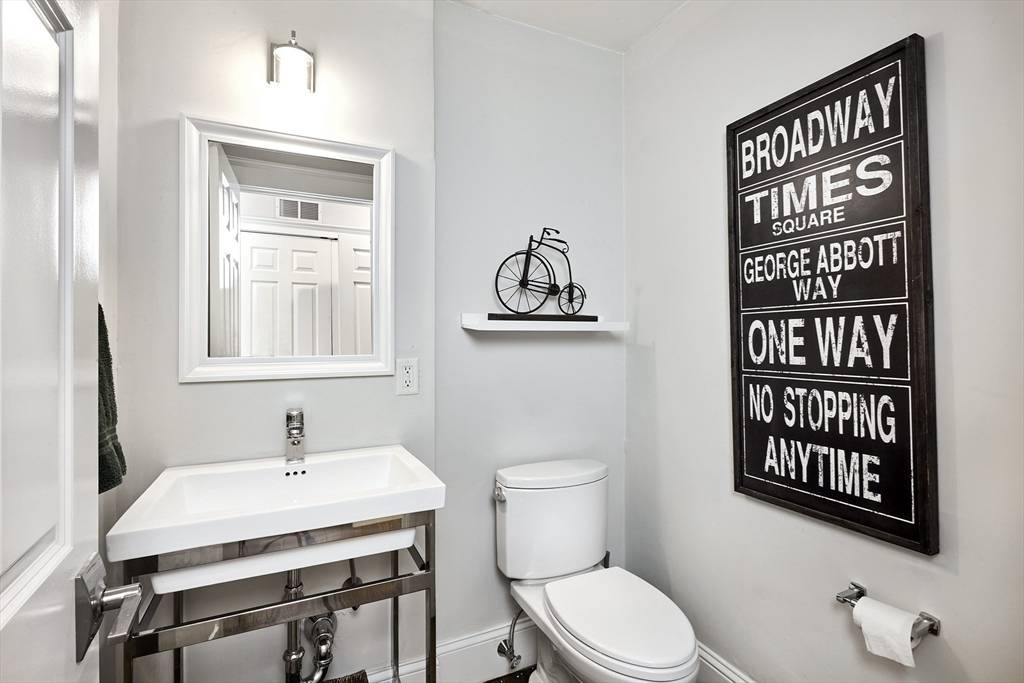 290 North St #4 Boston, MA 02113