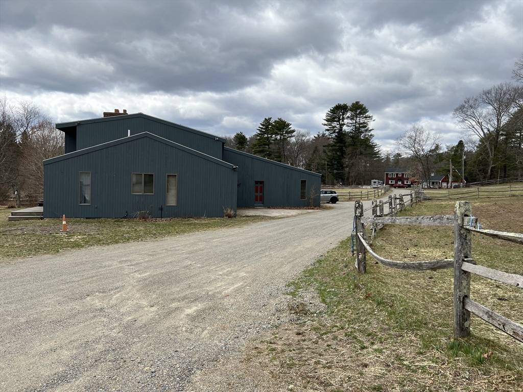 Topsfield, MA 01983,37 East Street