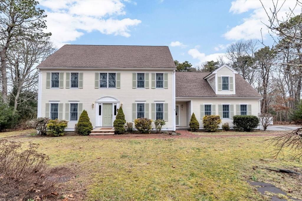 Mashpee, MA 02649,16 Cedar Street
