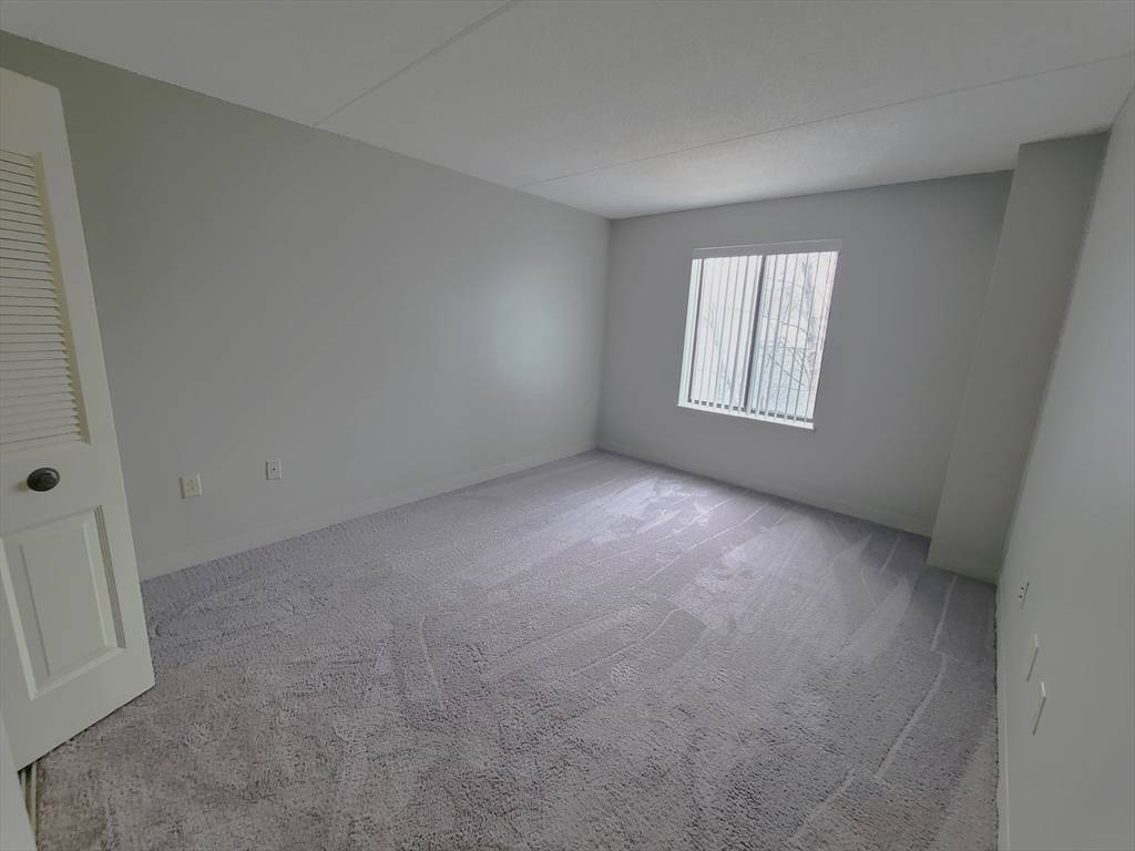 Boston, MA 02125,100 Ocean View Drive #407