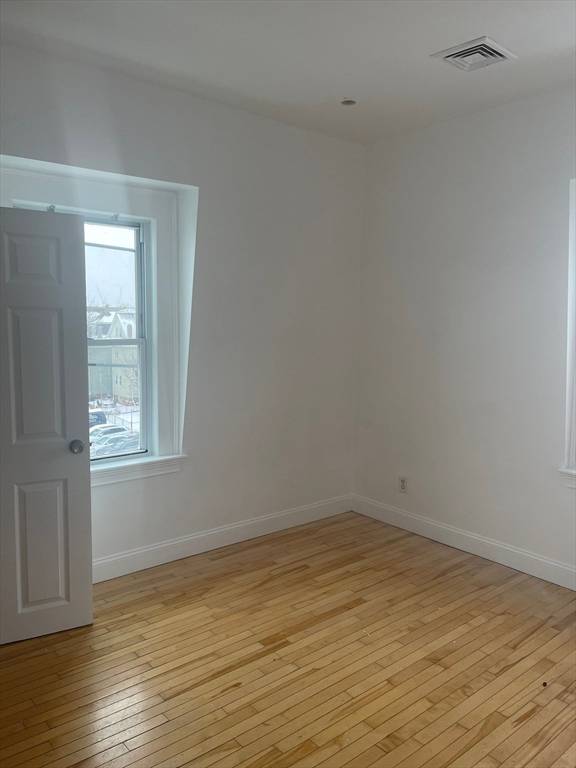 Somerville, MA 02145,55 Broadway #3