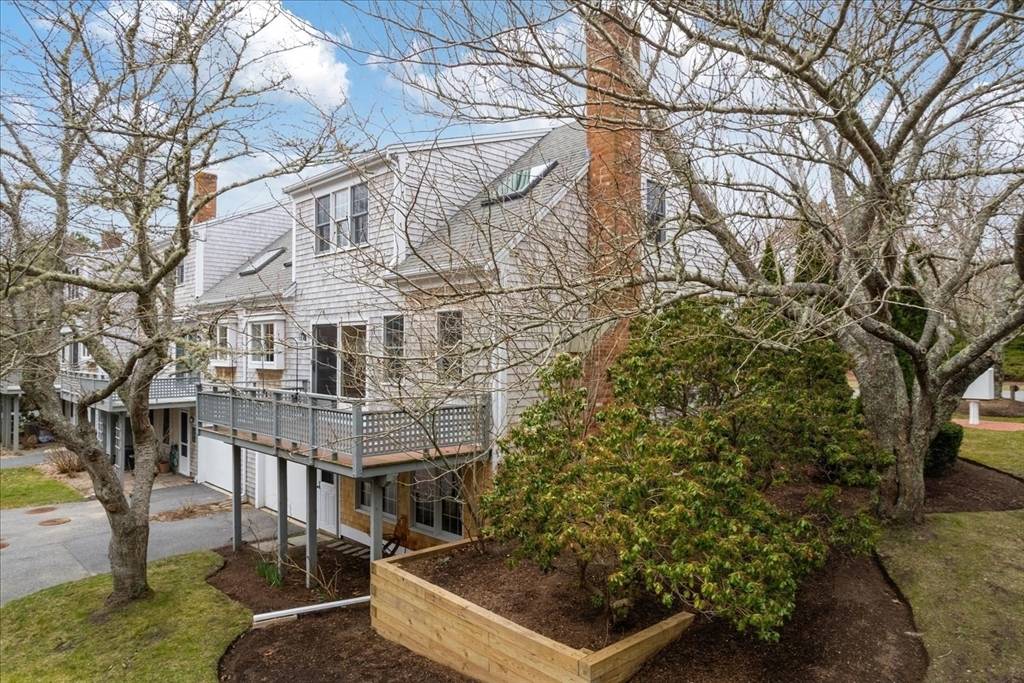 Chatham, MA 02633,369 Orleans Rd. #A