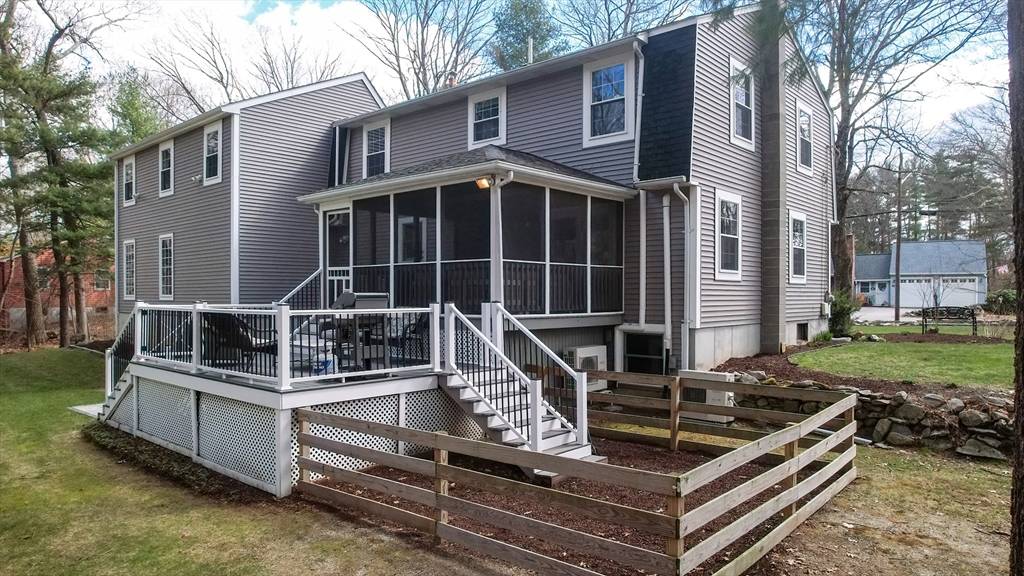 Franklin, MA 02038,9 Pine St