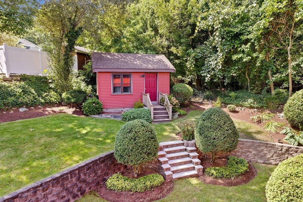 Swansea, MA 02777,17 Paula Drive