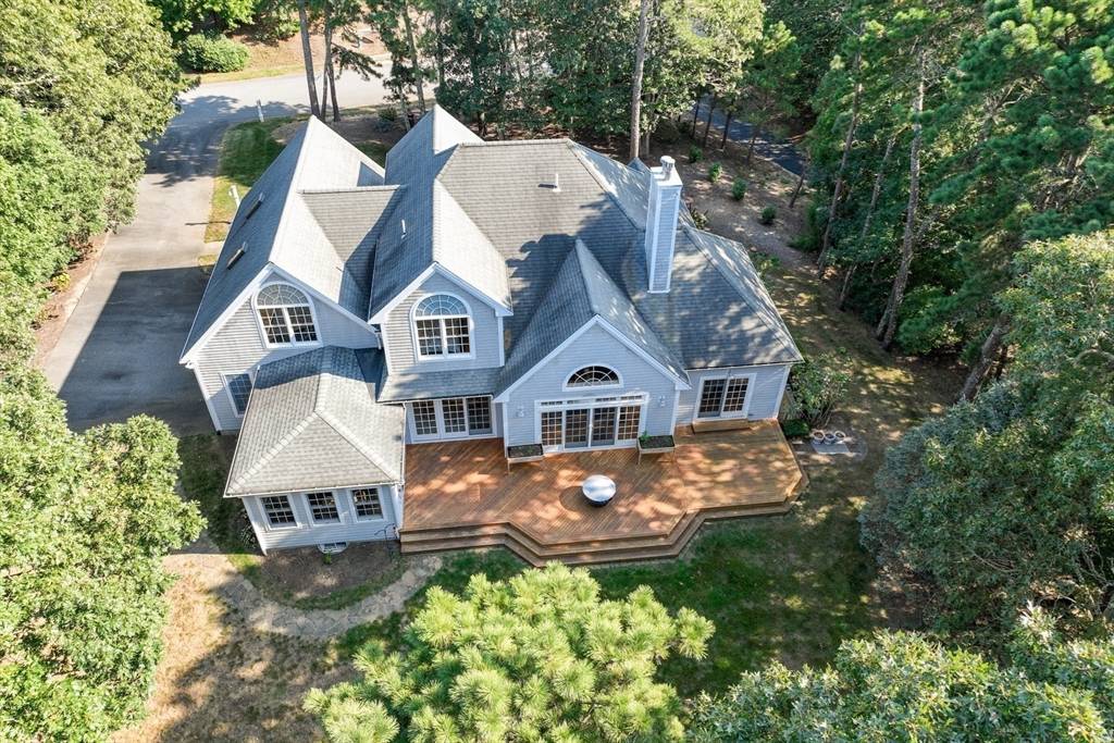 Harwich, MA 02645,3 Eldridge Pond Rd