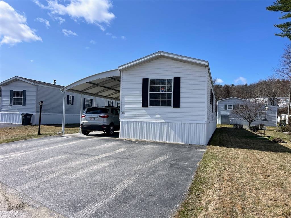 Leominster, MA 01453,556 Central Street #126