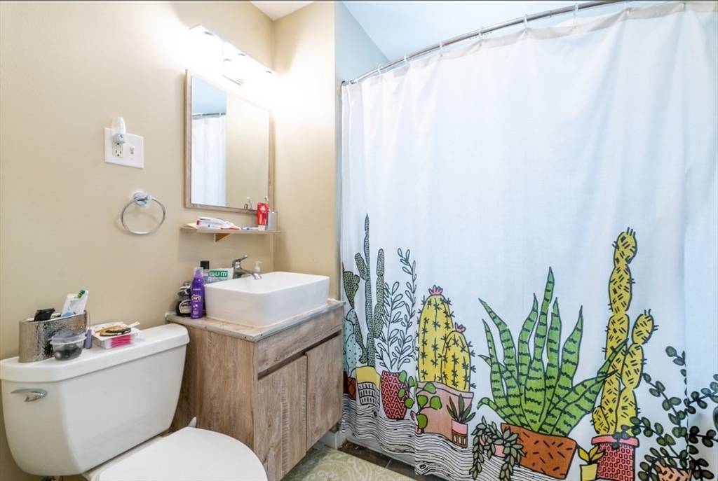 Medford, MA 02155,494 Main St #2