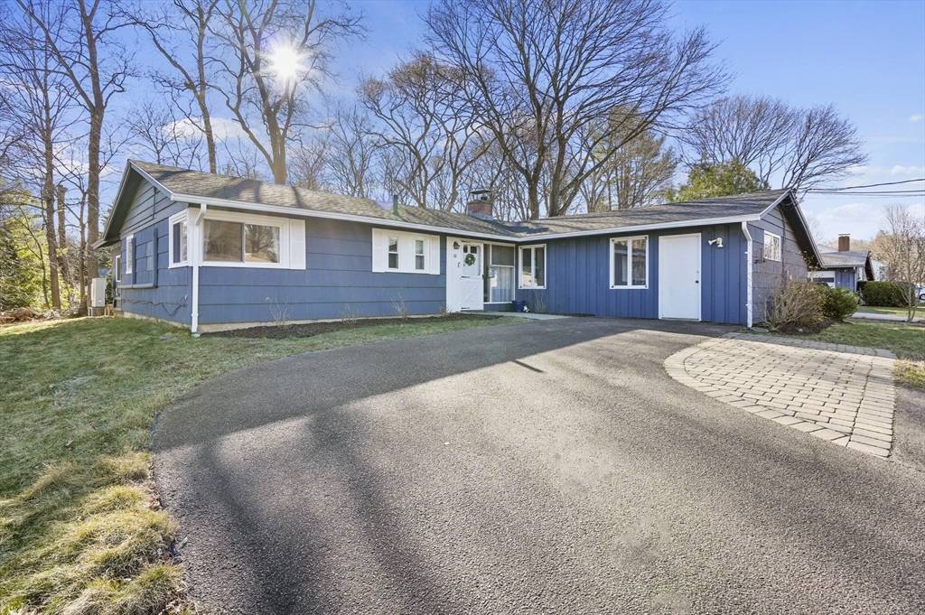 Framingham, MA 01701,10 Ballydrain Rd
