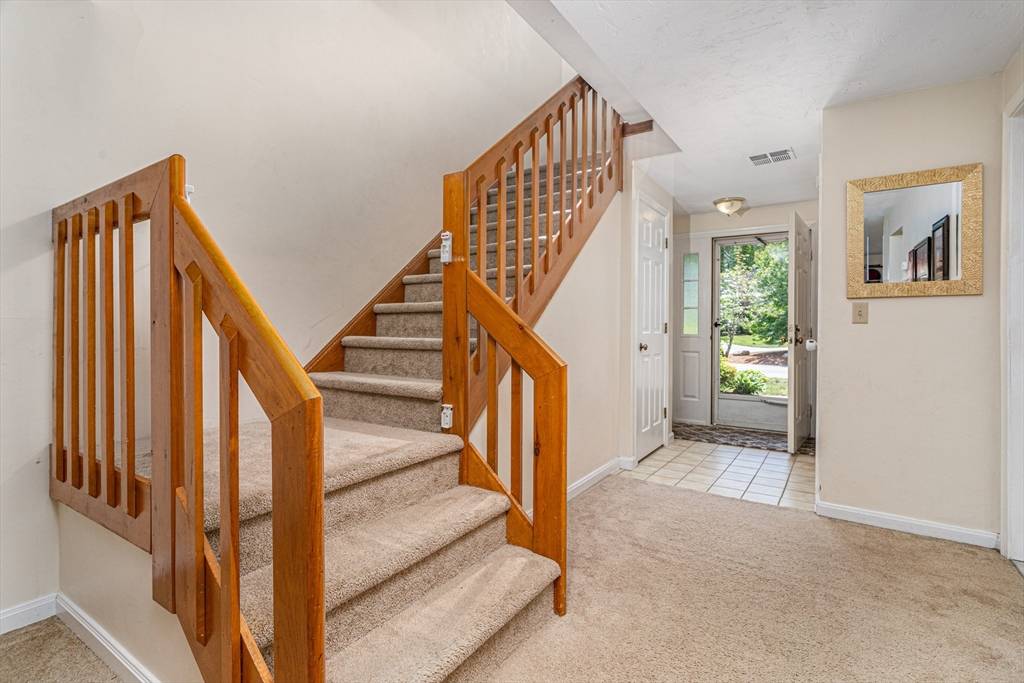 Clinton, MA 01510,515 Ridgefield Cir #B